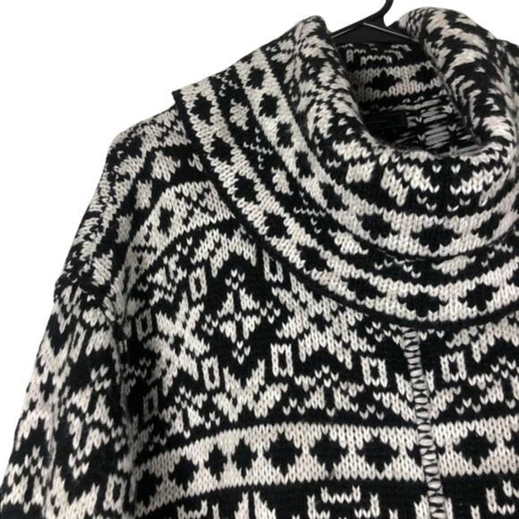Jessica Simpson Sweater Womens M Black White Cowl Neck Fringe Fair Isle Nordic - Picture 3 of 5